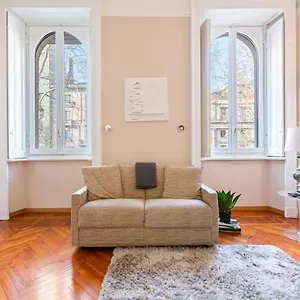 https://porta-romana-cozy-studio.it-lombardy.com