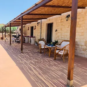 https://il-casale-di-luisa.sicilyhotelsitaly.net