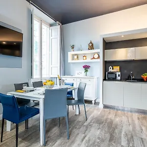 https://cherubini-palace-thematic-apartment.it-tuscanyhotel.com